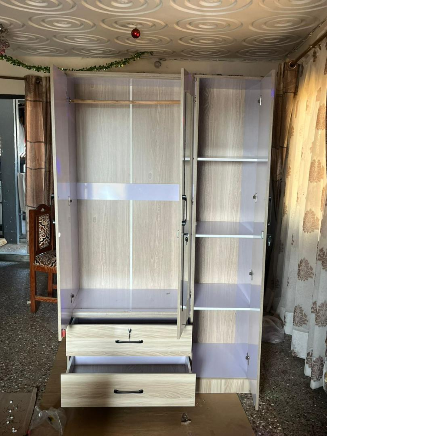 Armoire en Bois 3 battants