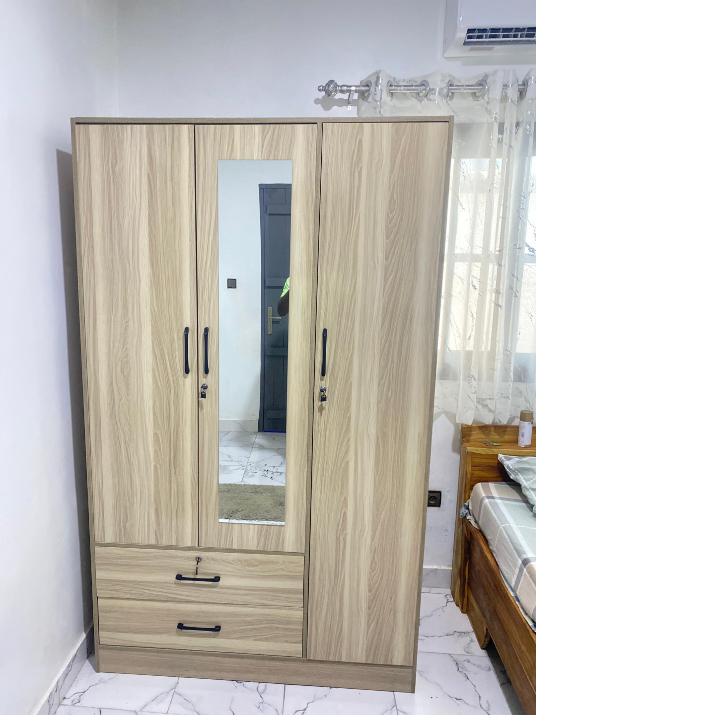 Armoire en Bois 3 battants