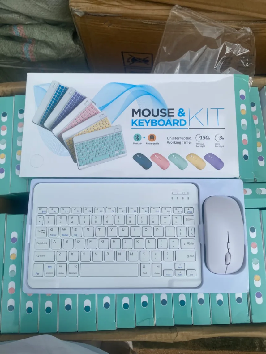 Clavier sans fil avec souris et USB 