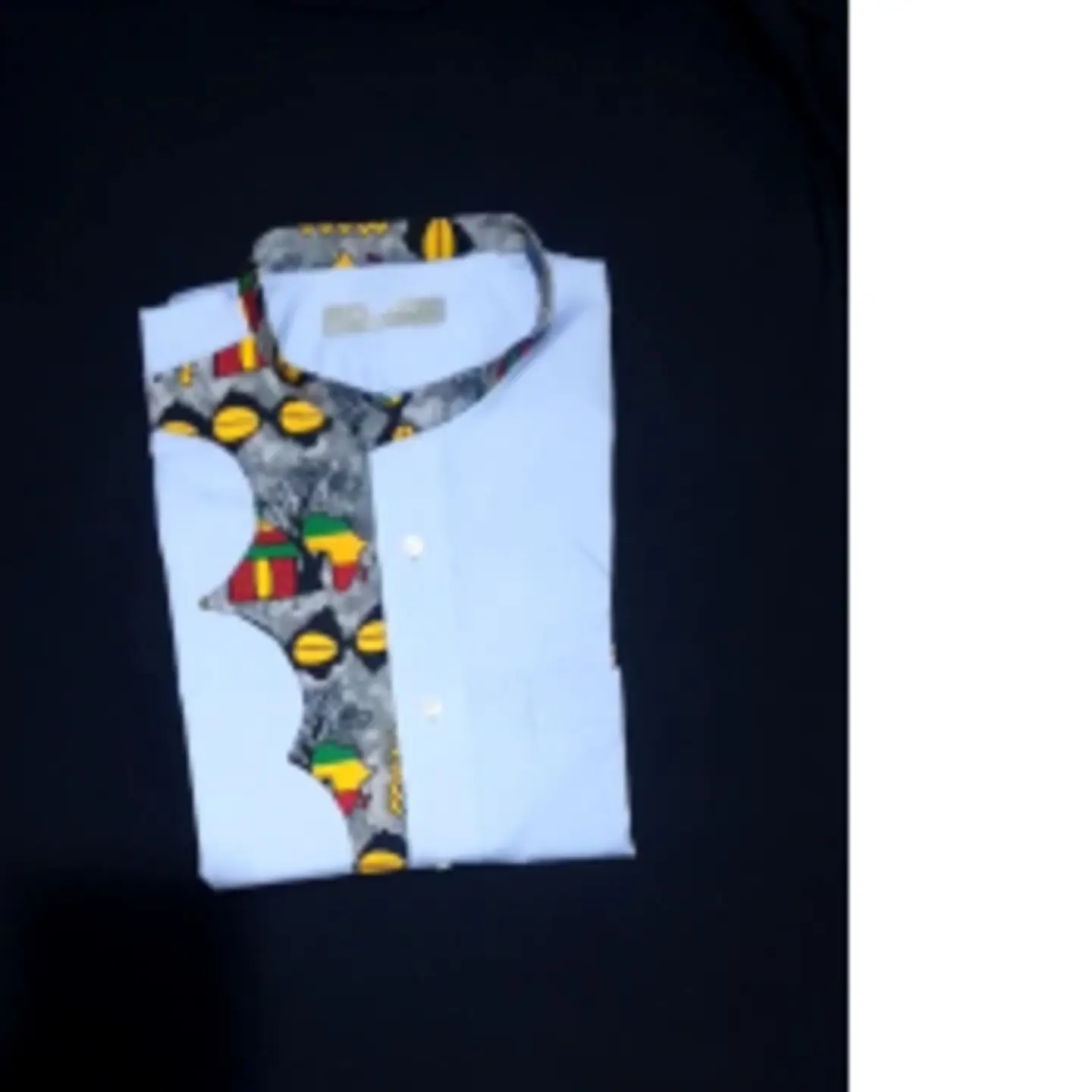 Chemise avec motif d'art 