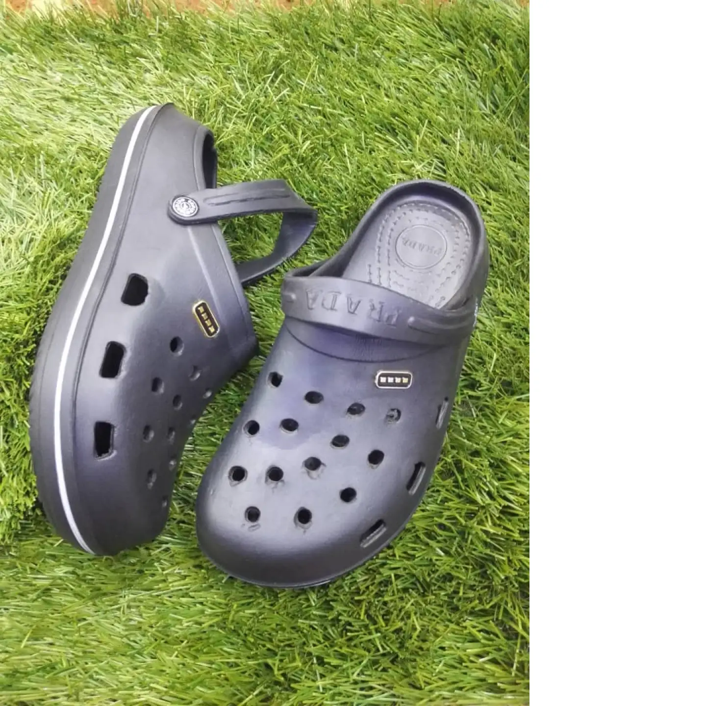 Claquettes nouveau modèle 